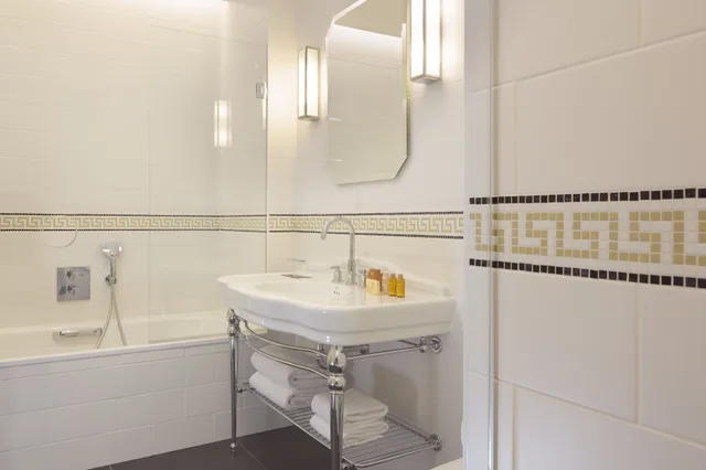 غرفة سوبيريور بسرير كوين، Le Tsuba Hotel 2/2