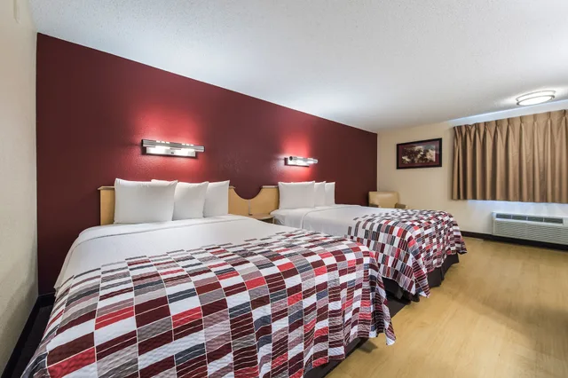 غرفة قياسية بسريرين كوين لغير المدخنين، Red Roof Inn Seattle Airport Seatac 5/10