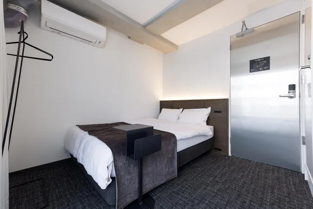 غرفة بسريرين مزدوجين، Unplan Shinjuku Hostel 1/1