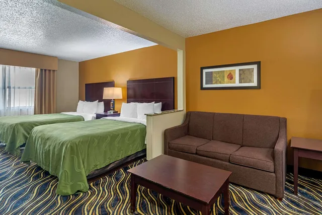 جناح بزنس بسريرين كوين، Quality Suites Addison-Dallas 2/5