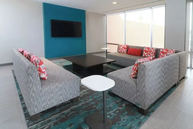 avid hotel Queretaro Centro Sur by IHG، سانتياغو دي كويريتارو 25/50