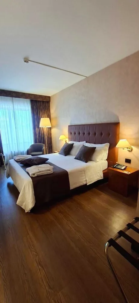 Michelle, Junior Suite, Queen Bed، HOTEL DE LA VILLE AVELLINO 3/10