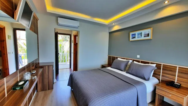 Budget, Double or Twin Bed, Aquarius 1/10