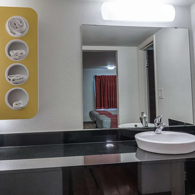 غرفة رباعية، Motel6 Texarkana, AR 6/10