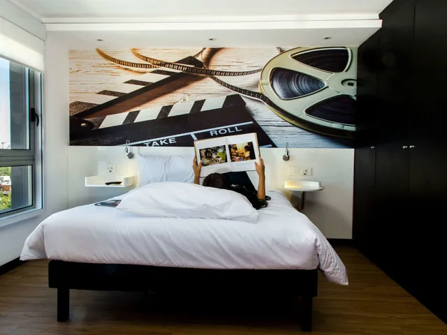 Standard Double Bed, Ibis Styles Montevideo Biarritz 5/10