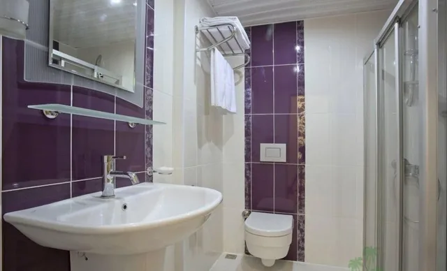 غرفة قياسية بسريرين منفصلين بإطلالة على المسبح، Azak Beach Hotel 7/9