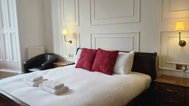 Superior, Family, King Bed, Sofa, No.32 Hotel 2/2