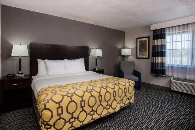 غرفة بسرير كينج، Baymont By Wyndham Madison West/Middleton Wi West 1/3