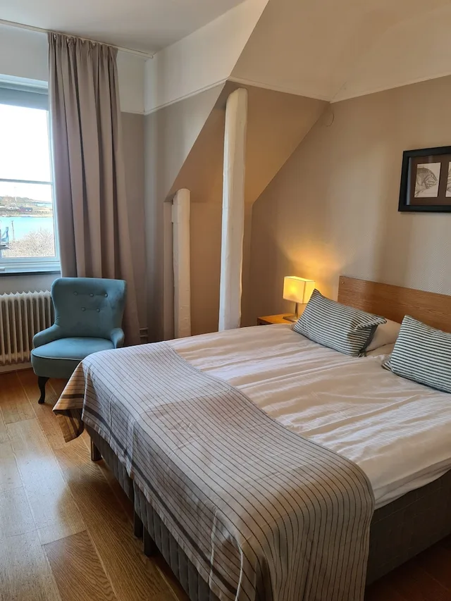 Room, Queen Bed, Hamnhotellet Kronan 3/10