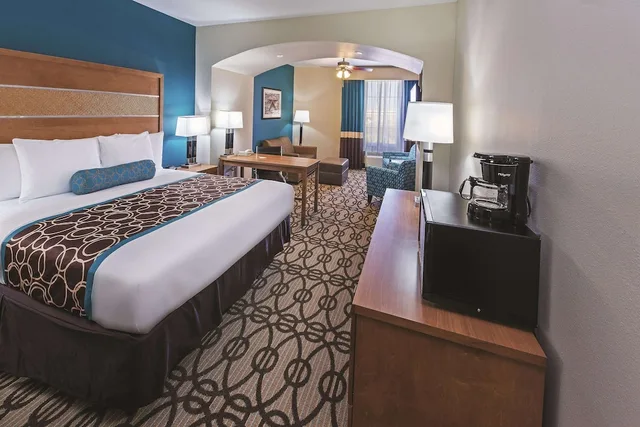 جناح ديلوكس بسرير كينج، La Quinta Inn Suites Houston Willowbrook 2/4