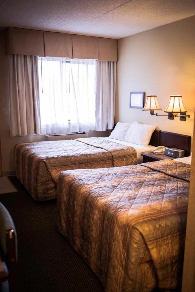 غرفة بسريرين مزدوجين، Langley Hwy Hotel 3/3