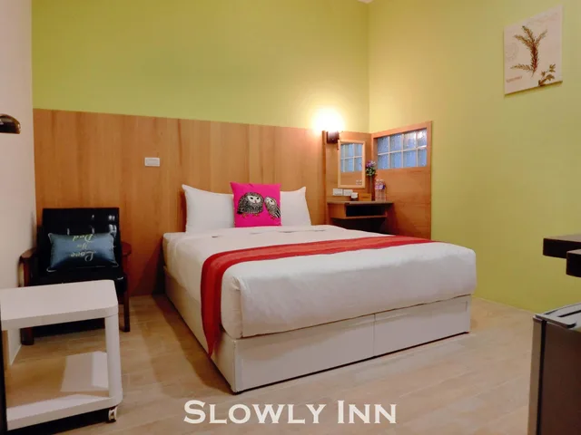 Cozy, Double Bed, Slowly Inn 1/1