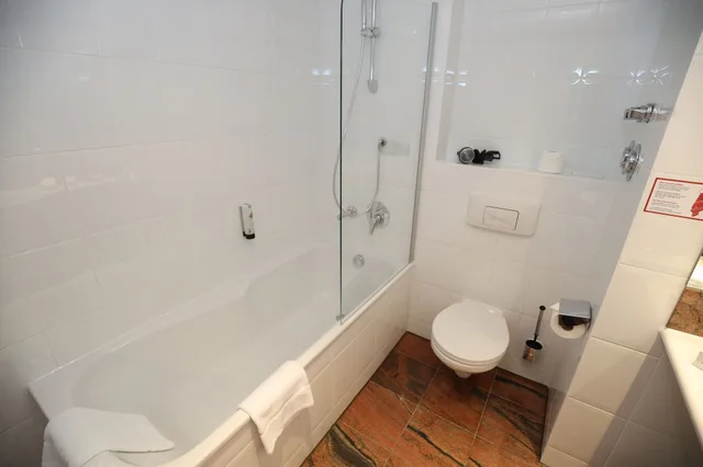 جناح بسرير مزدوج مع أريكة، Sunday Hotel & Suites Leipzig 5/6