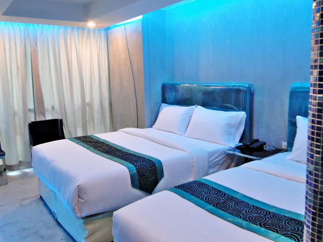 جناح ثلاثي، Blutique Hotel 2/2