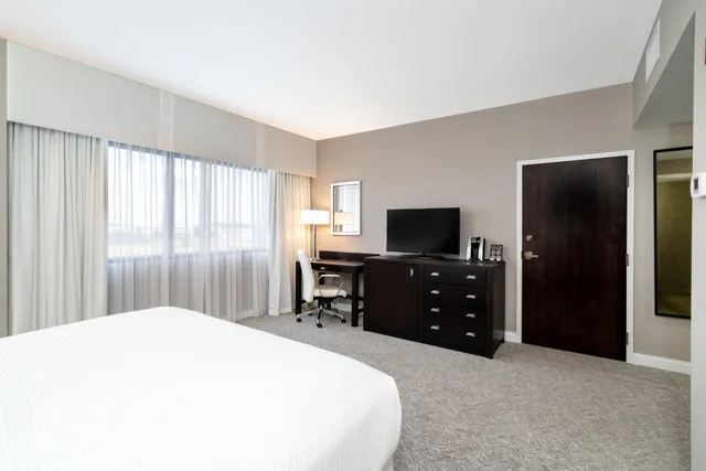 غرفة بسرير كينج، Holiday Inn Wilmington 5/6