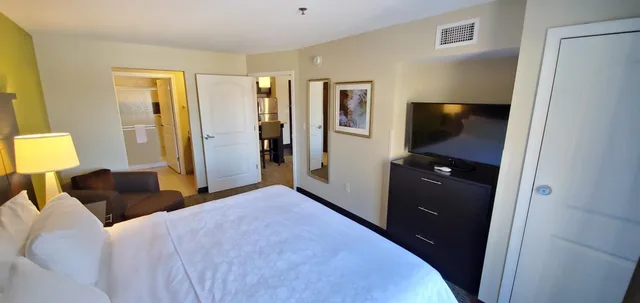 جناح بغرفتي نوم، STAYBRIDGE SUITES EAU CLAIRE - ALTOONA 1/7