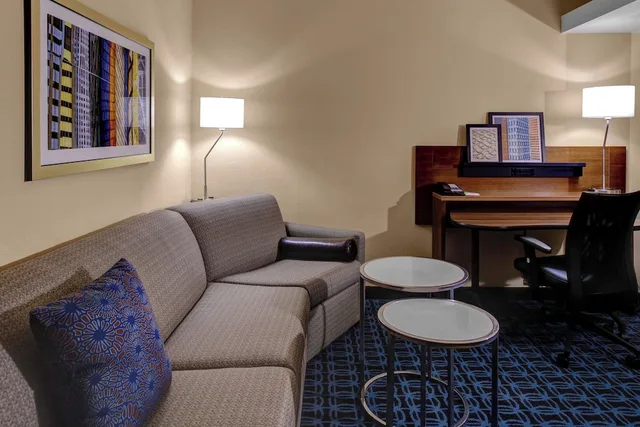 جناح بسرير كينج مع أريكة، Fairfield Inn Suites Atlanta Suwanee 1/2