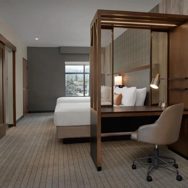 جناح بسريرين كوين بإطلالة على الجبل في طابق مرتفع، Springhill Suites By Marriott Steamboat Springs 2/3