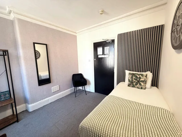 غرفة قياسية مفردة، The Mitre Hotel 6/17