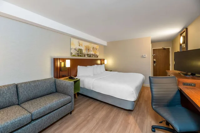 Upgrade, King Bed، Comfort Inn South Shore 5/5
