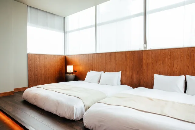 غرفة بسريرين كينج بشرفة مع أريكة، Hotel Karuizawa Cross 1/3