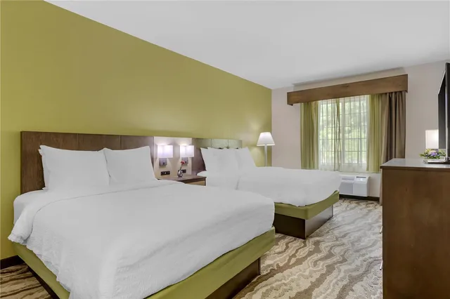 غرفة بسريرين كوين، Best Western Plus River Escape Inn & Suites 1/3