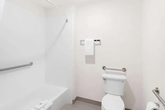 غرفة كومفورت بسريرين كوين، Comfort Suites Portland Airport 4/5