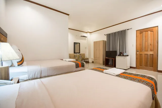 غرفة قياسية ثلاثية بسرير فردي، Sur Beach Resort Boracay 6/10