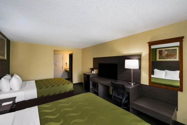 غرفة بسريرين كوين لذوي الإعاقة، Quality Inn SeaTac Airport Seattle 4/5