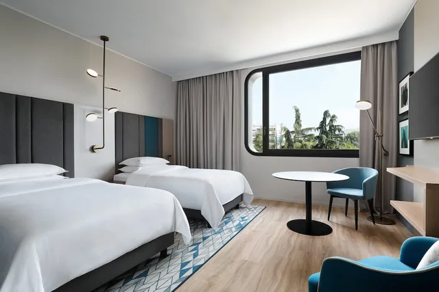 غرفة سوبيريور بسريرين منفصلين، Sheraton Milan San Siro 1/2