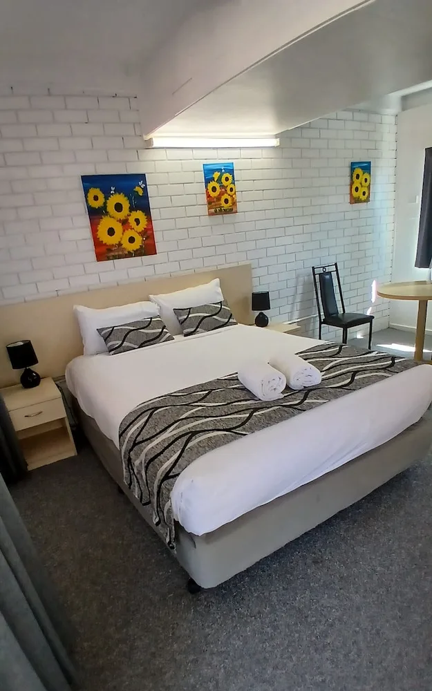 غرفة أساسية بسرير كوين، KAPUTAR MOTEL - NARRABRI 2/7