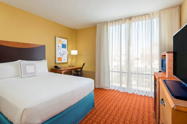 غرفة بسرير كوين، Fairfield Inn Suites Louisville Downtown 1/3