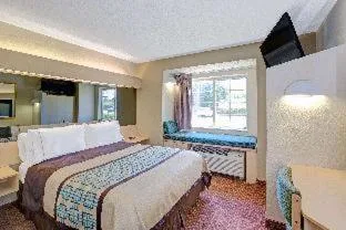 غرفة، Microtel Inn And Suites Burlington 2/2
