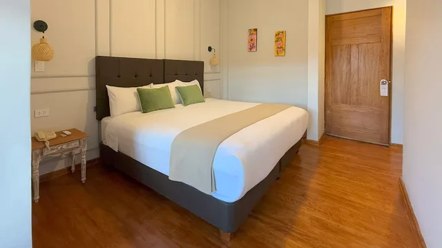 غرفة ديلوكس عائلية بسرير مزدوج وسرير فردي، Monasterio San Pedro 5/10