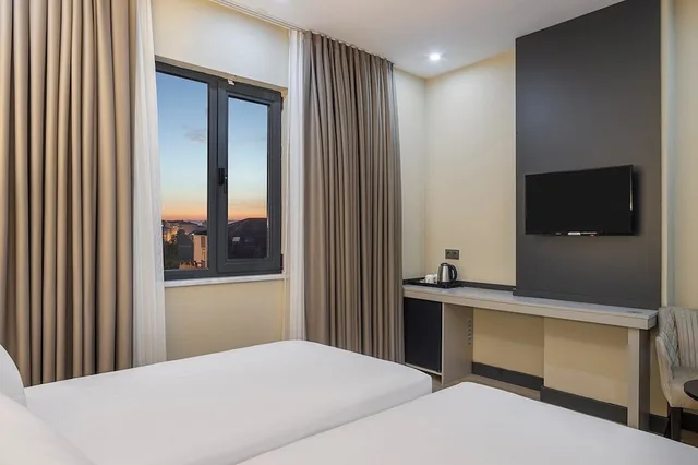 Premium, Twin Beds, Garner Hotel Istanbul - Airport Arnavutkoy by IHG 1/5