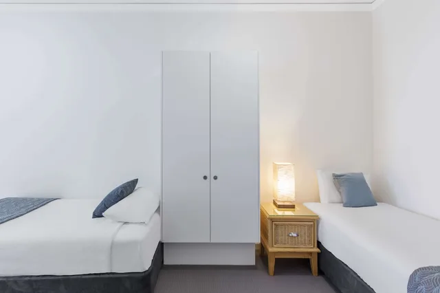 شقة بسرير كوين وسريرين منفصلين بغرفتي نوم، RAMADA BY WYNDHAM MARCOOLA BEACH 1/5