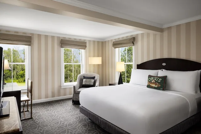 2 Bedrooms, Deluxe, Suite, King Bed, King and Queen Bed, Queen Bed, Sofa, Inns At The Equinox 1/2