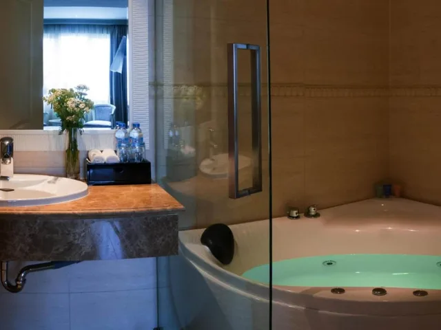 غرفة تنفيذية بسرير مزدوج أو سريرين منفصلين، Silverland Jolie Hotel Spa 10/10