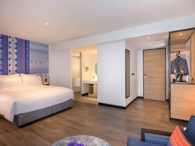 غرفة تنفيذية ركنية بسرير كينج، Novotel Chiangmai Nimman Journeyhub 1/2
