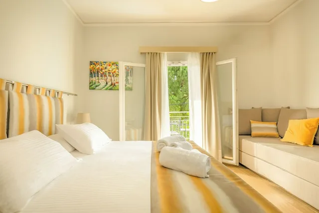 Ayla, Classic, Triple, Double Bed, Sofa، Ekati Mare Lifestyle Resort 3/9