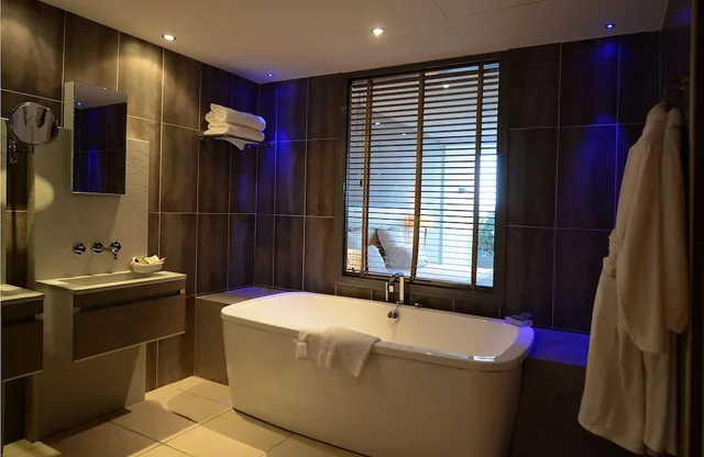 جناح بسرير كينج بإطلالة على البحر مع أريكة، Hotel Dolce Vita 9/9