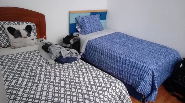 غرفة أساسية بسريرين منفصلين وسرير بطابقين بحمام مشترك، Blondys House 1/3