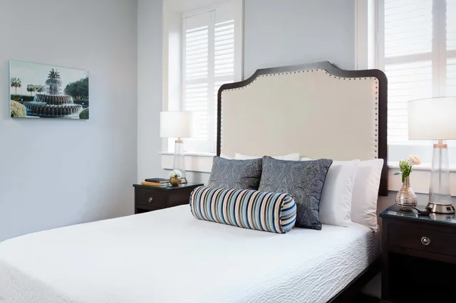 غرفة تقليدية بسرير كوين، Elliott House Inn 1/2