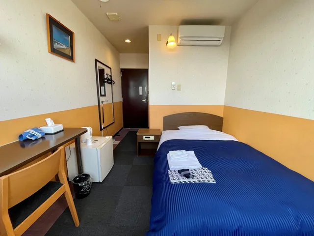غرفة قياسية مفردة، Hitachi Hotel Crane 1/2