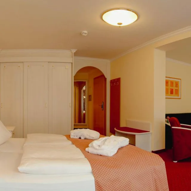 جناح، Norica Hotel 1/5