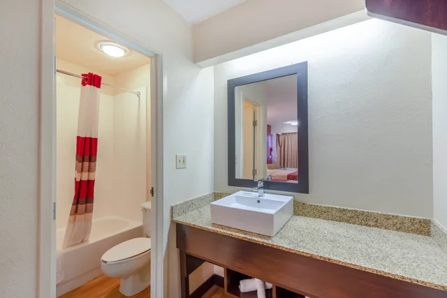 غرفة بسريرين مزدوجين، Red Roof Inn Kalamazoo East 4/4