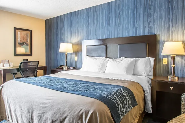 غرفة قياسية بسرير كينج، Comfort Inn and Suites Meriden 2/5