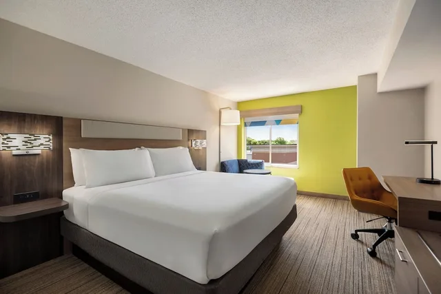 غرفة قياسية بسرير كوين، Holiday Inn Express Hotel And Suites Fredericksburg 2/5