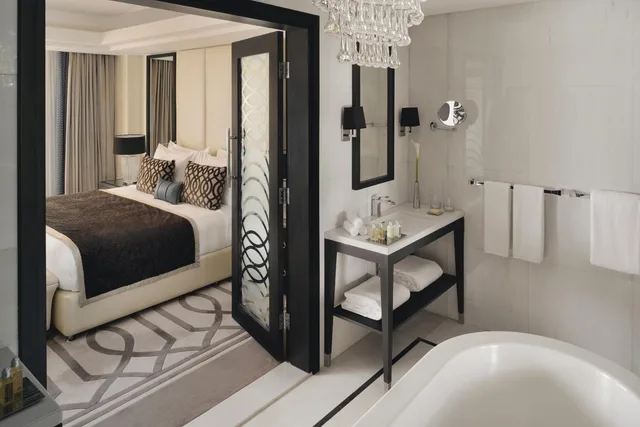 2 Bedrooms, Royal, Suite, King Bed, 2 King Beds, voco Riyadh by IHG 8/10