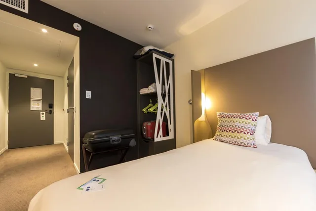 Next Generation, 1 Double and 1 Single Bed، Campanile Le Mans Centre Gare 2/10